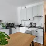 W Centrum- Wenecja Apartment *