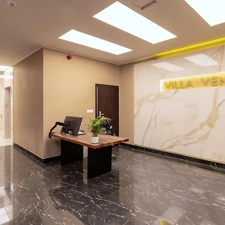W Centrum- Wenecja Apartment *